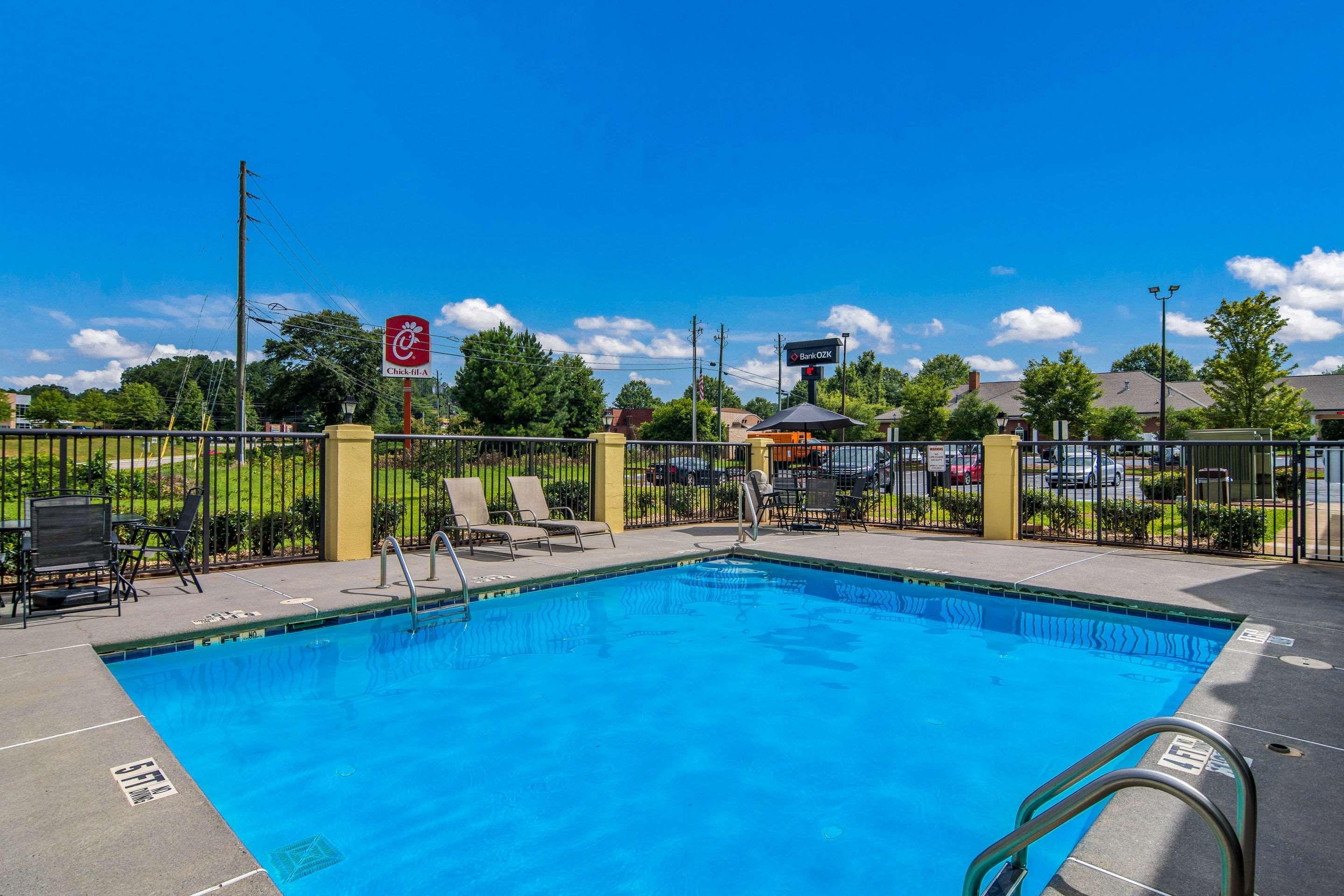 Quality Inn & Suites Canton, Ga Exterior photo